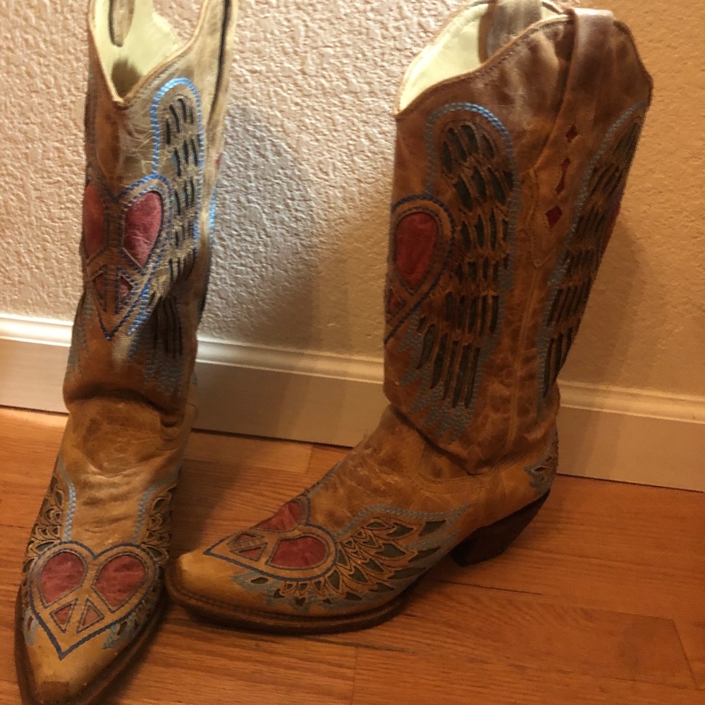 Corral boots
